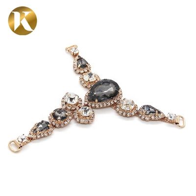 T-Stil Strass-Ornamente 110mm*95mm für Frauen Sandalen Dekoration fournisseur