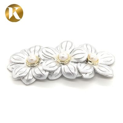 Wenzhou Kml Großhandel handgefertigte Blumen Mode spezielle Stoff Schuhschnallen Accessoires fournisseur