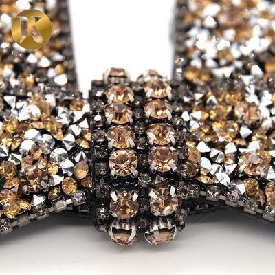 DIY Handgefertigte Kristallschuhen Dekoration Accessoires Modenauftritt fournisseur